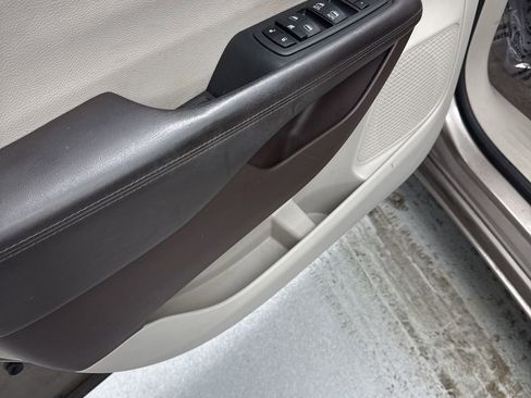 Used 2017 Chrysler Pacifica Touring-L image 13