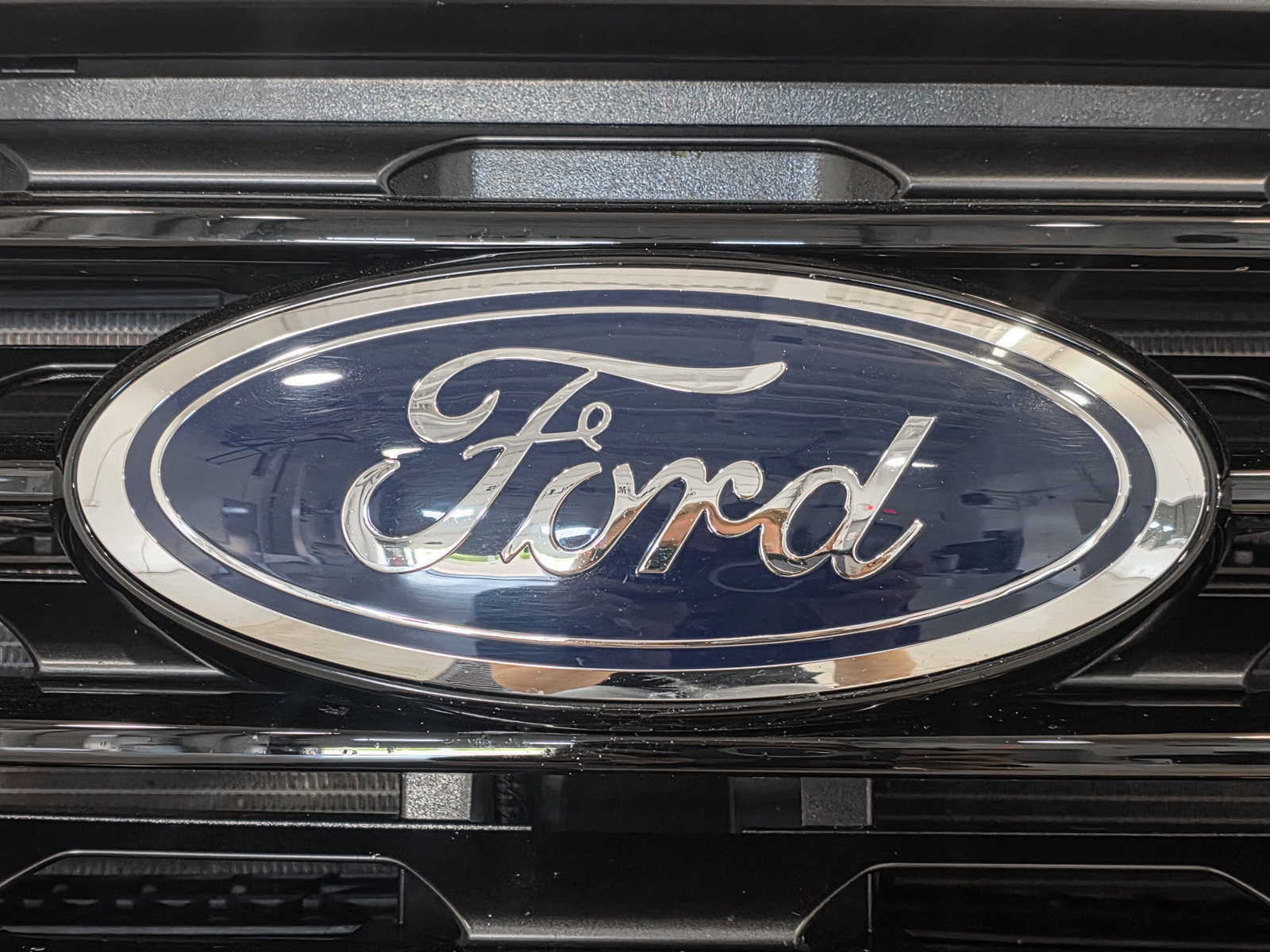 Used 2023 Ford Edge SEL w/ Sport Appearance Package AWD/4WD image 13