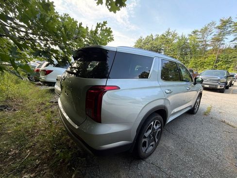 Used 2024 Hyundai Palisade SEL w/ Premium Package AWD/4WD image 4
