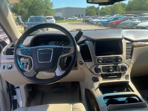Used 2016 GMC Yukon Denali w/ Open Road Package RWD image 9