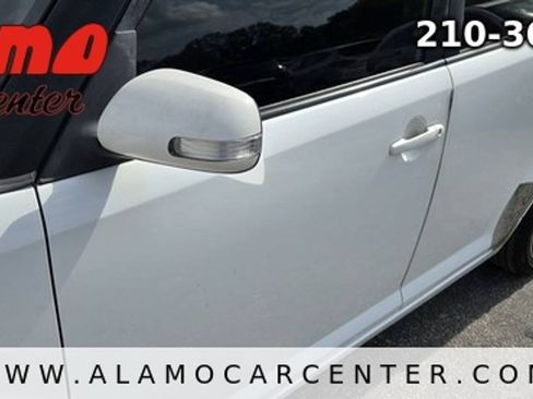 Used 2014 Scion xB FWD image 9
