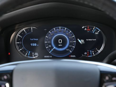 Used 2019 Cadillac Escalade ESV Premium Luxury RWD image 9
