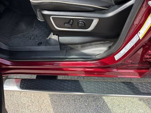 Used 2023 RAM 1500 Laramie AWD/4WD image 16