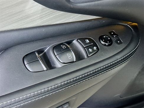 Used 2017 Nissan Murano Platinum w/ Platinum Technology Package image 16