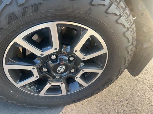 Used 2014 Toyota Tundra SR5 w/ TRD Off Road Package image 13