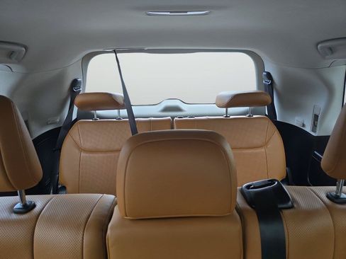 Used 2021 Lexus LX 570 4WD w/ Luxury Package image 20