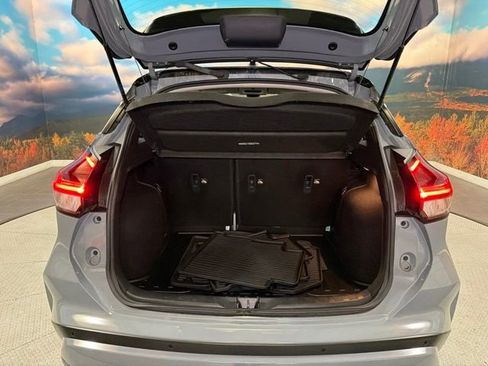 Used 2022 Nissan Kicks SR w/ Premium Package FWD image 36