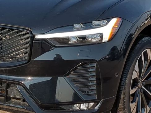 Used 2026 Volvo XC60 B5 Plus w/ Protection Package Premier image 10