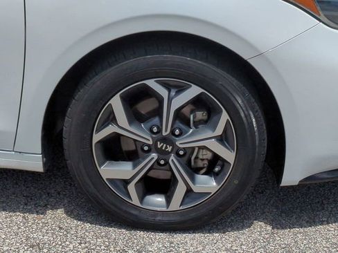 Used 2021 Kia Forte LXS FWD image 11