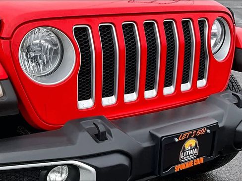 Used 2023 Jeep Wrangler Sahara image 33