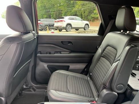 Used 2025 Nissan Pathfinder Rock Creek AWD/4WD image 14