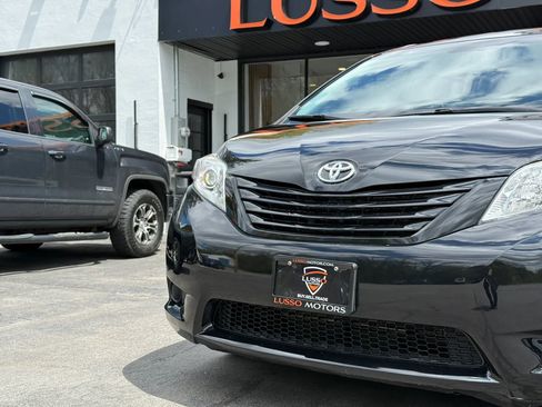 Used 2015 Toyota Sienna L FWD image 37