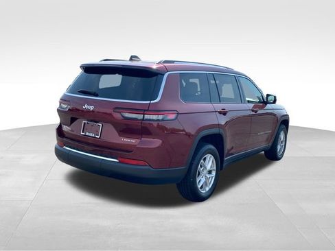 Used 2023 Jeep Grand Cherokee L Laredo RWD image 3