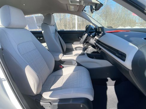 Certified 2023 Honda HR-V LX image 25