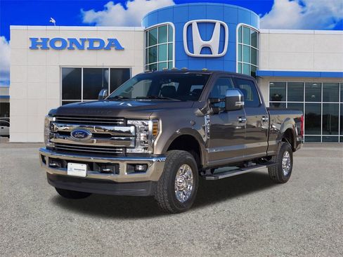 Used 2019 Ford F250 Lariat w/ Chrome Package image 7