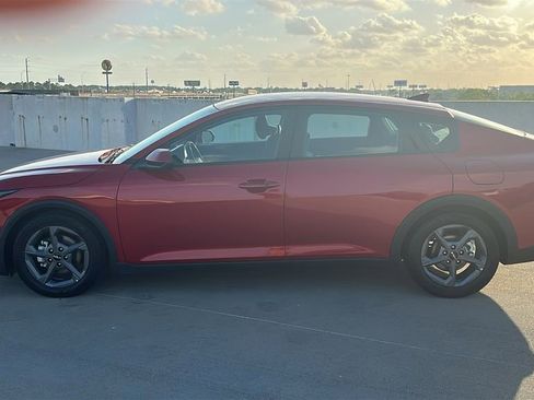 Used 2025 Kia K4 LXS image 8