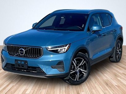 Used 2025 Volvo XC40 B5 Core
