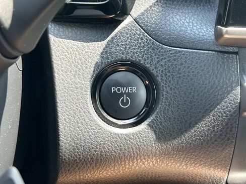 Used 2026 Toyota Camry SE FWD image 33