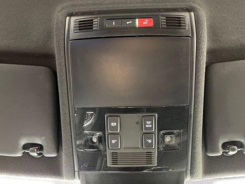 Used 2022 Volkswagen Tiguan SE R-Line image 29