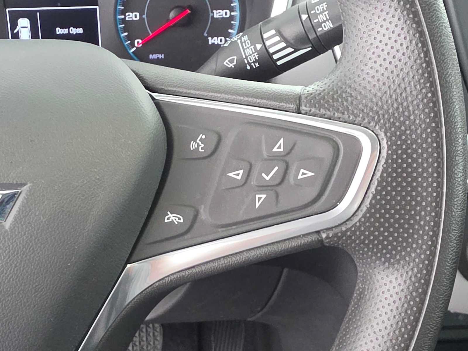 Used 2023 Chevrolet Equinox LS FWD image 30