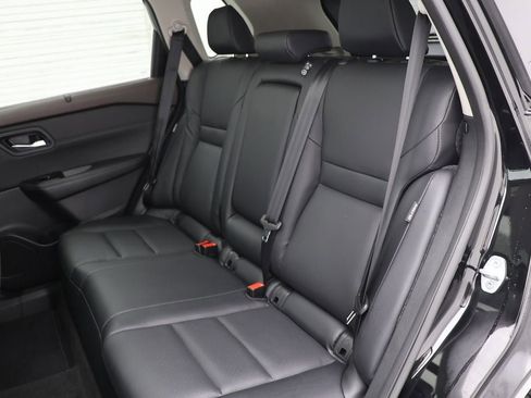 Used 2023 Nissan Rogue SV w/ SV Premium Package image 12