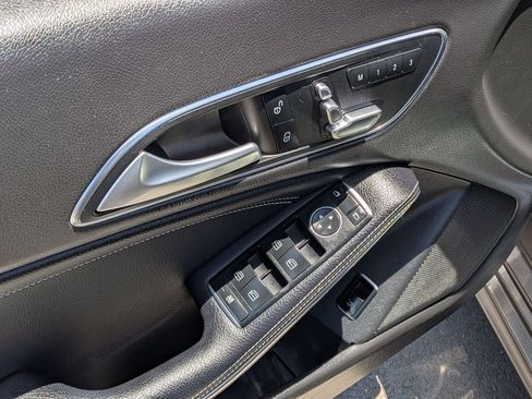 Used 2018 Mercedes-Benz CLA 250 image 15
