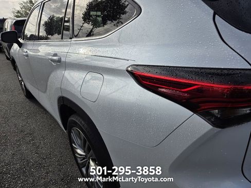 Used 2022 Toyota Highlander Platinum FWD image 9