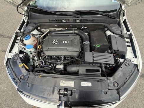 Used 2016 Volkswagen Jetta SEL w/ Lighting Package FWD image 20