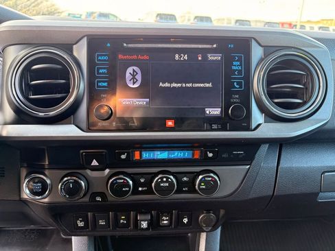 Used 2019 Toyota Tacoma TRD Off-Road image 17