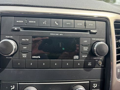 Used 2011 Jeep Grand Cherokee Laredo image 13