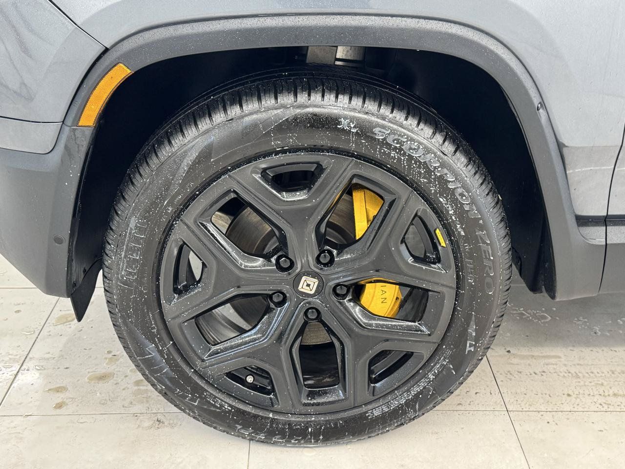 Used 2022 Rivian R1S Launch Edition Quad AWD/4WD image 39