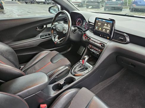 Used 2020 Hyundai Veloster Turbo image 10