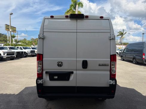 Used 2023 RAM ProMaster 2500 FWD image 4