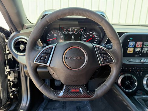 Used 2018 Chevrolet Camaro SS RWD image 13