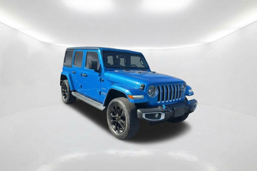 Used 2023 Jeep Wrangler Unlimited Sahara AWD/4WD image 3