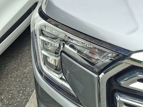 Used 2023 GMC Terrain SLT FWD image 4