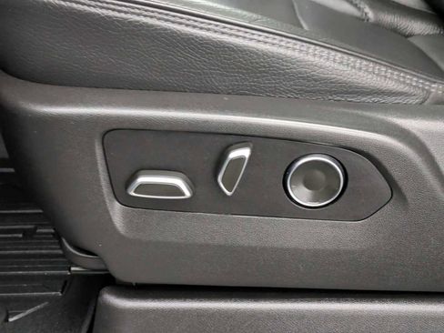 Used 2021 GMC Yukon XL Denali w/ Denali Premium Package image 21