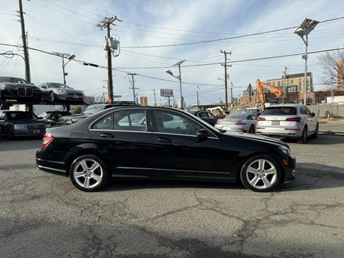 Used 2011 Mercedes-Benz C 300 4MATIC Sedan image 6