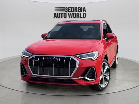 Used 2020 Audi Q3 2.0T Premium Plus w/ Premium Plus Package AWD/4WD image 3