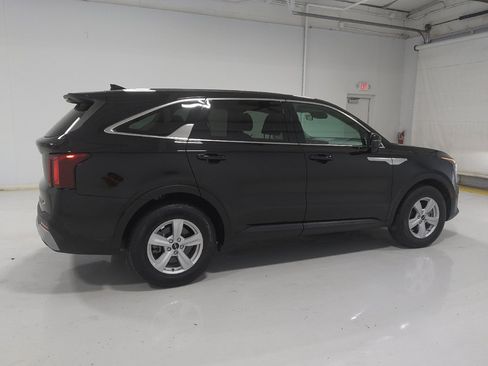 Used 2024 Kia Sorento LX FWD image 10