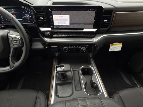 New 2026 Chevrolet Silverado 1500 High Country w/ Technology Package AWD/4WD image 14