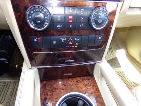 Used 2011 Mercedes-Benz ML 350 4MATIC image 54