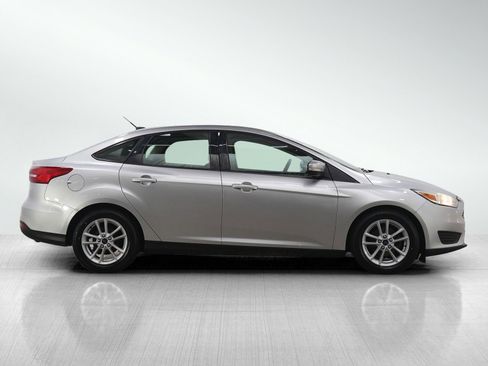 Used 2017 Ford Focus SE image 6