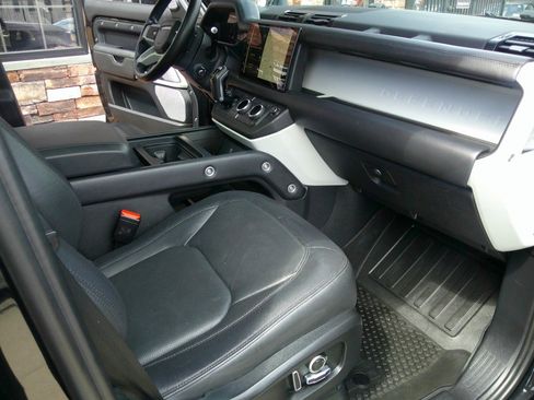 Used 2023 Land Rover Defender 130 X-Dynamic SE AWD/4WD image 45
