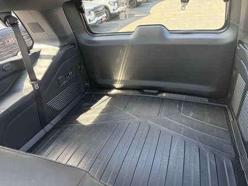 Used 2024 Chevrolet Tahoe RST w/ Luxury Package image 11