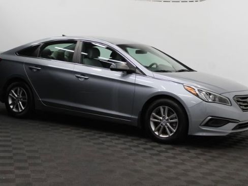 Used 2016 Hyundai Sonata SE image 1