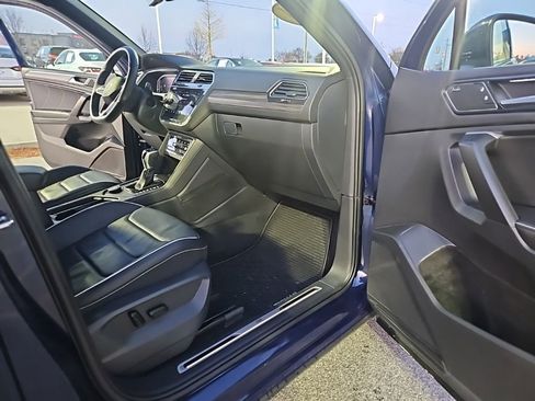 Used 2024 Volkswagen Tiguan SEL R-Line image 34