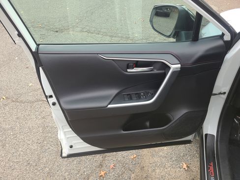 Used 2021 Toyota RAV4 TRD Off-Road image 15