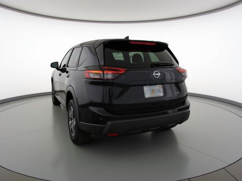 Used 2025 Nissan Rogue SV image 6