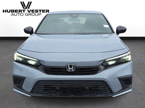 Used 2023 Honda Civic Sport image 3